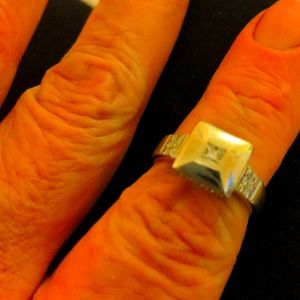 18K White Gold & Diamond Ring